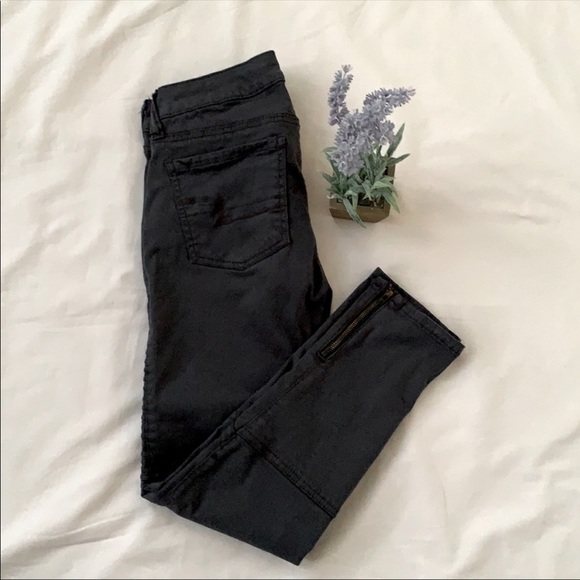 American eagle stretch jeans skinny, size 2, charcoal black color, zipper detail - Picture 1 of 6